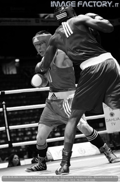 2009-09-06 AIBA World Boxing Championship 1447 - 81kg - Erdenebayar Sandagsuren MGL - Maxwell Amponsah GHA